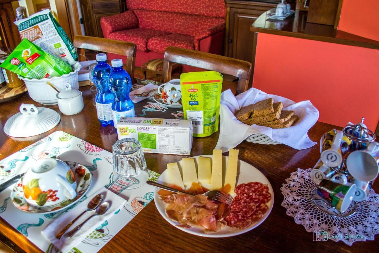 Antiche Vie B&B Serramazzoni ภายนอก รูปภาพ